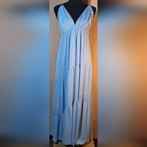 🪽WISHLIST Elegant Light Blue Tiered Maxi Dress - Picture 1 of 8